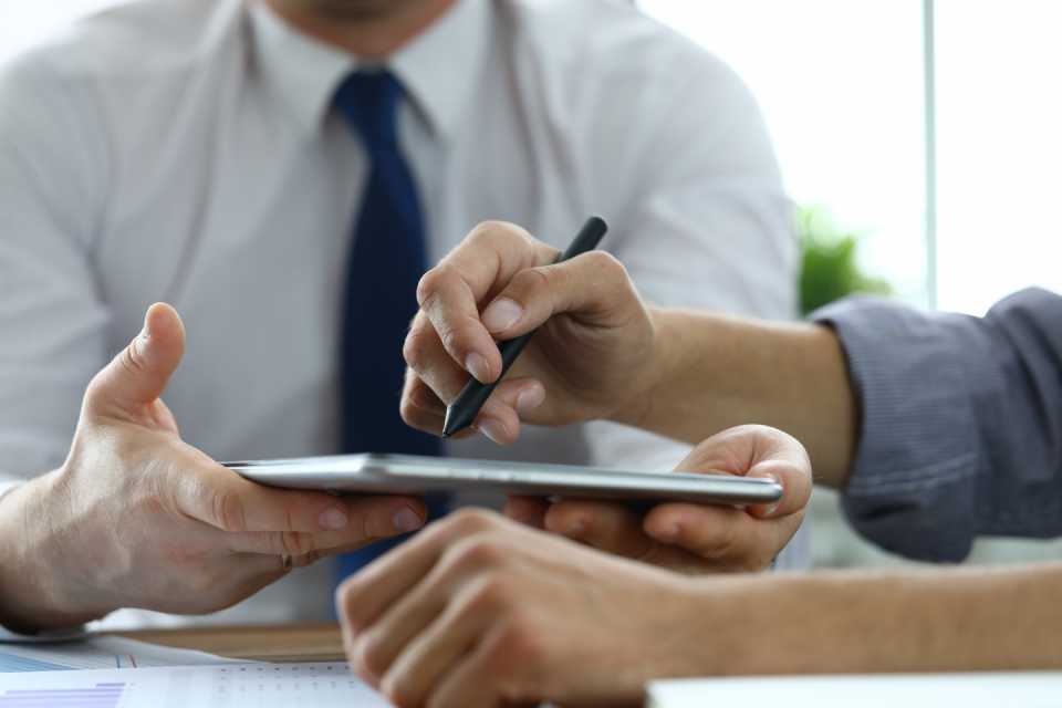 ابرام وإدارة العقد الإلكتروني E-contract