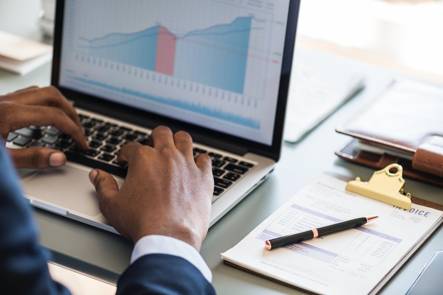 الخطط الاستراتيجية ومؤشرات الأداء