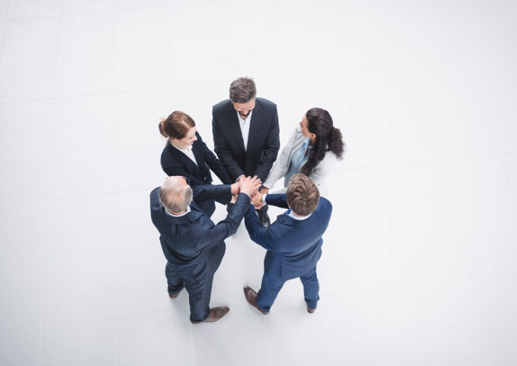 إدارة الحوكمة والمخاطر والالتزام 