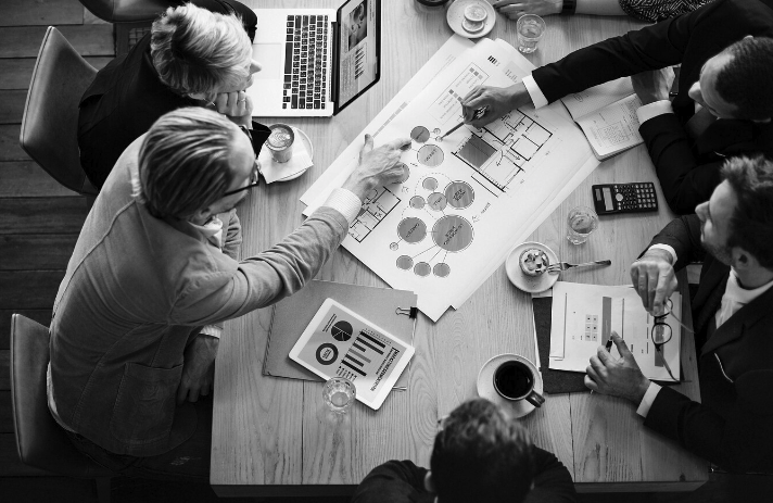 المقاييس ومؤشرات الأداء الرئيسية KPIs في المشاريع